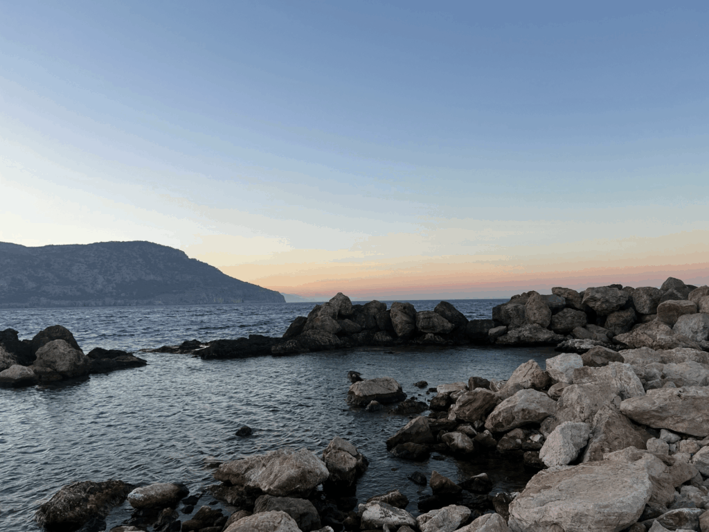 by the sea ramnus.gr